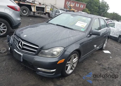 2014 Mercedes-Benz C 300 Luxury 4Matic/Sport 4Matic from USA, damaged, VIN WDDGF8AB6ER304647